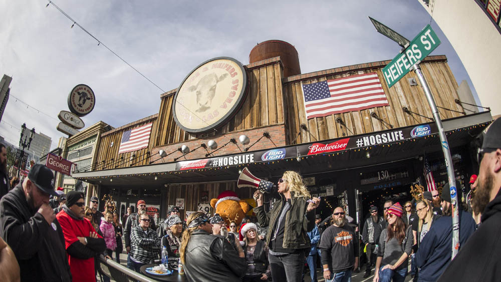 Hogs & Heifers Saloon_0033