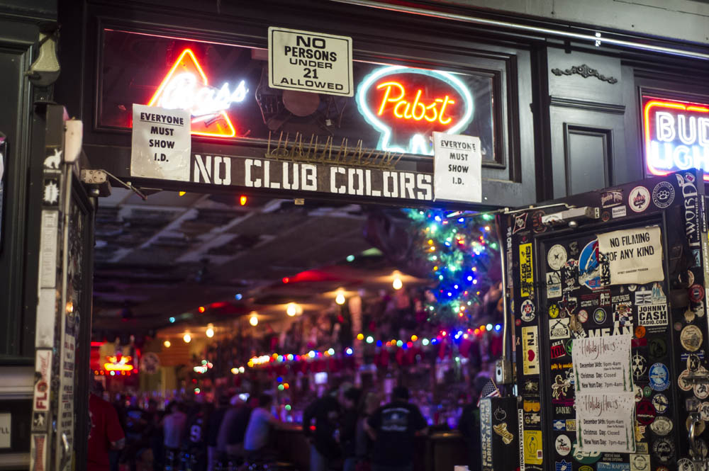 Hogs & Heifers Saloon_0124