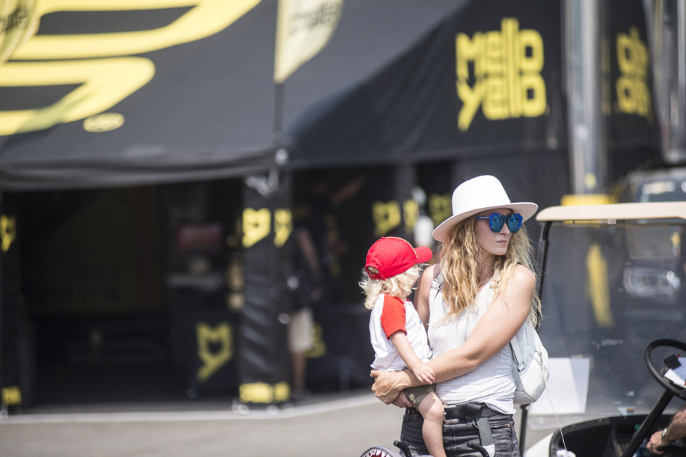 Hogs & Heifers Saloon Las Vegas_0101