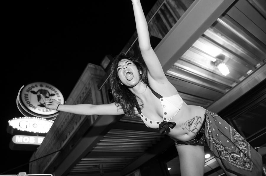 Hogs & Heifers Saloon_Toys Run_601036