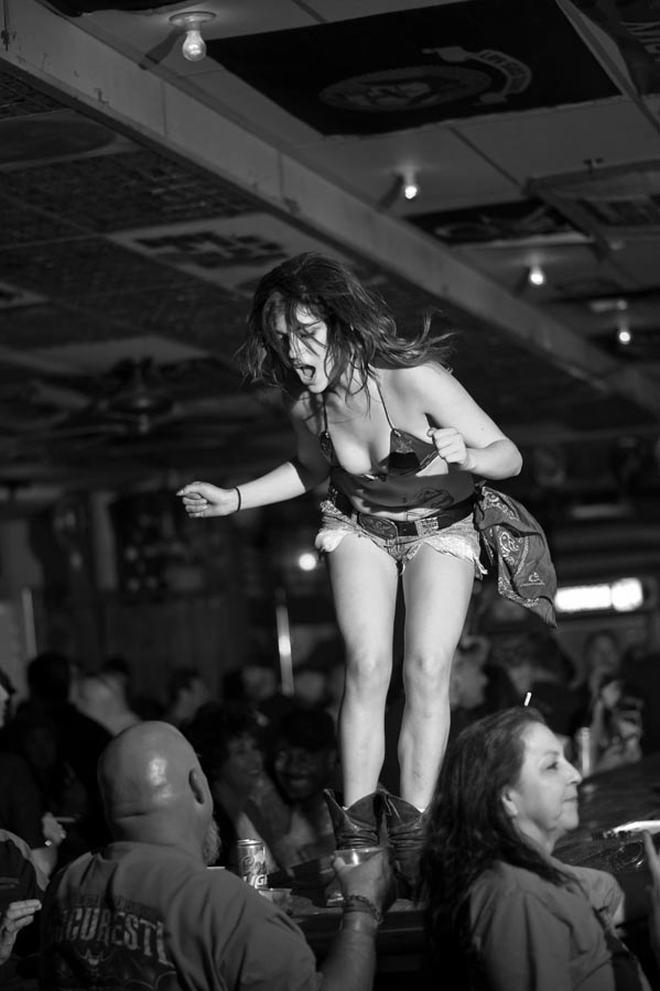 Hogs & Heifers Saloon_Toys Run_601037