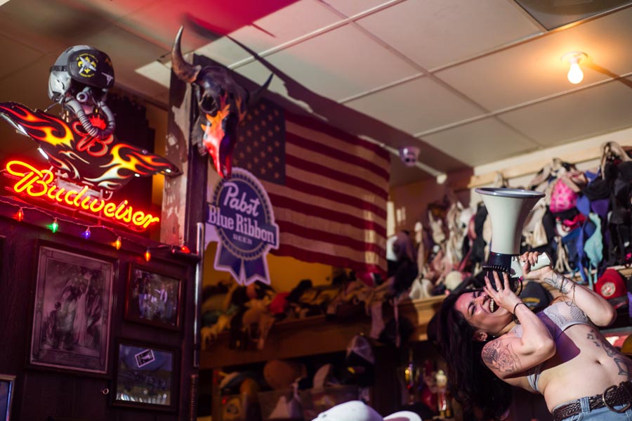 Hogs & Heifers Saloon_Toys Run_601044