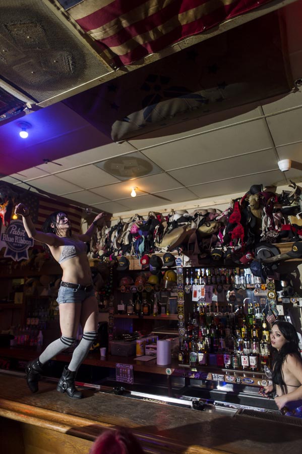 Hogs & Heifers Saloon_Toys Run_601048