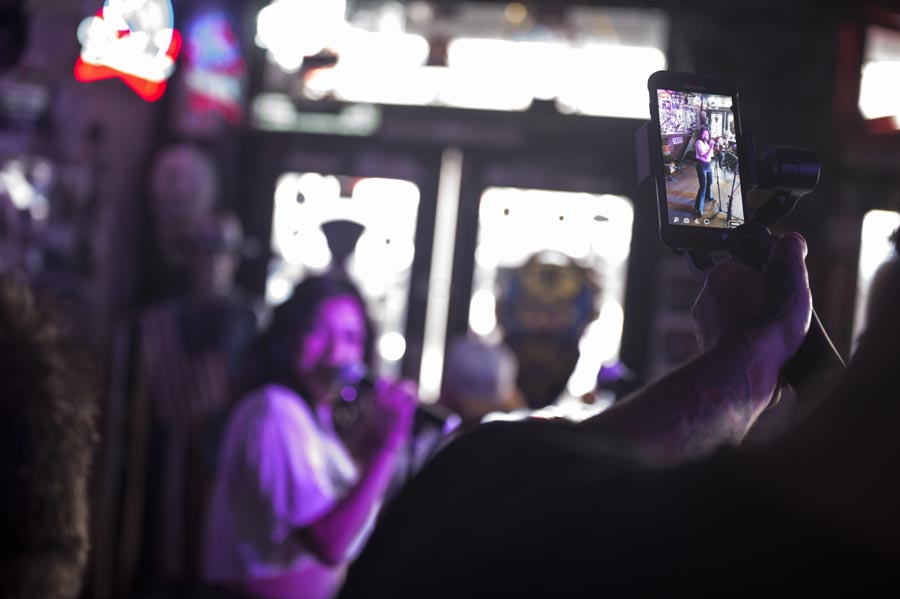 Hogs & Heifers Saloon_Toys Run_601075