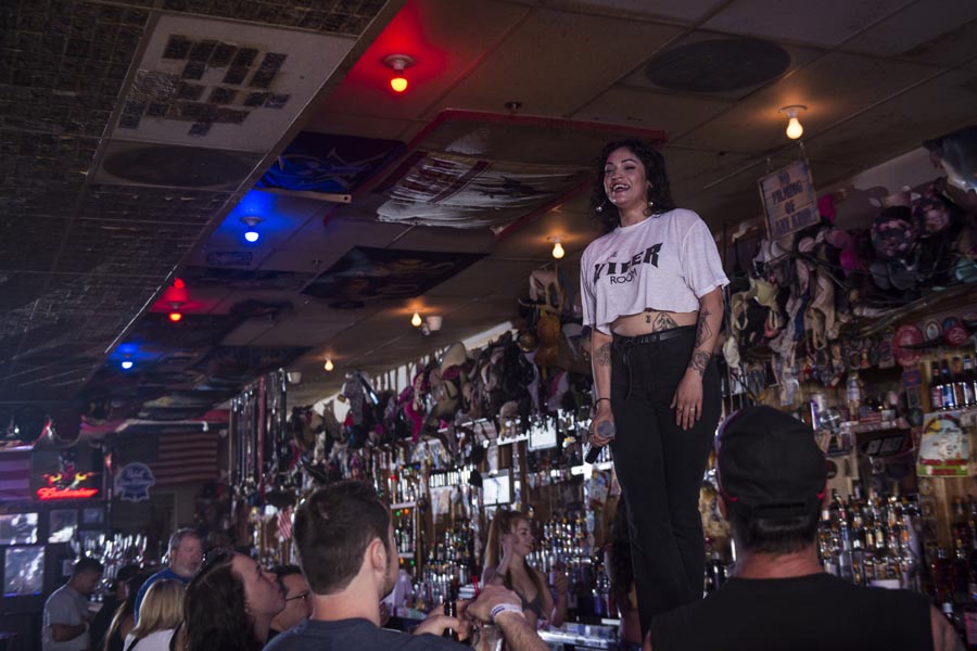 Hogs & Heifers Saloon_Toys Run_601077