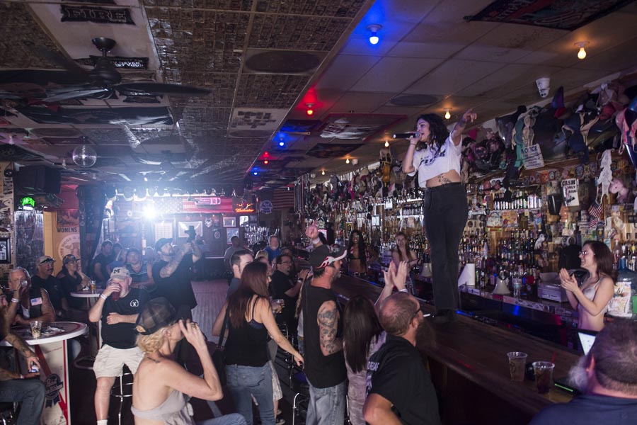 Hogs & Heifers Saloon_Toys Run_601078