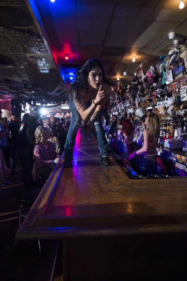 Hogs & Heifers Saloon_Toys Run_601093