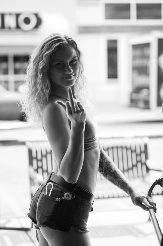 Hogs & Heifers Saloon Las Vegas_Bartender_000004